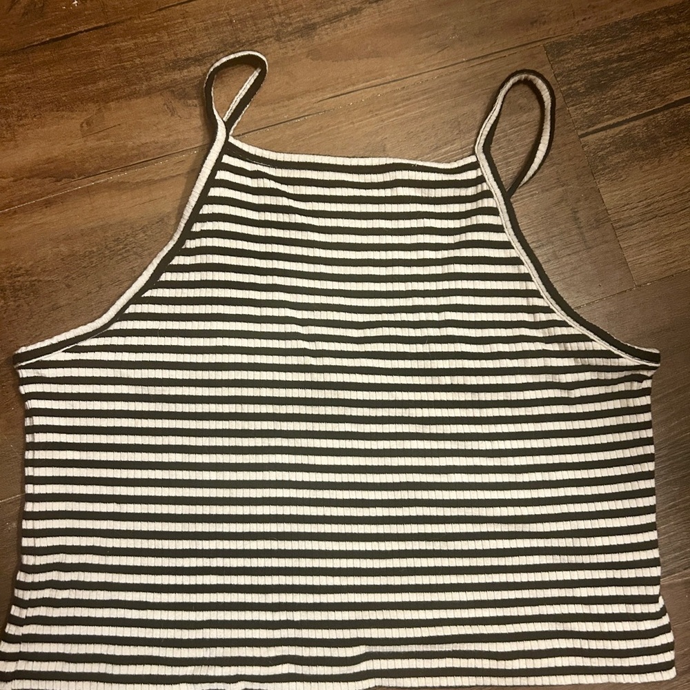 Forever 21 Black and White Striped Crop Top